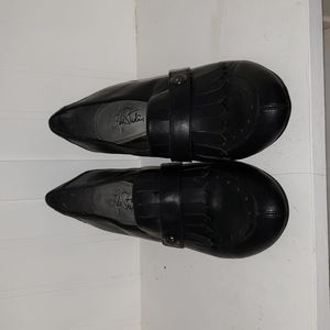 Life Stride Black leather heels